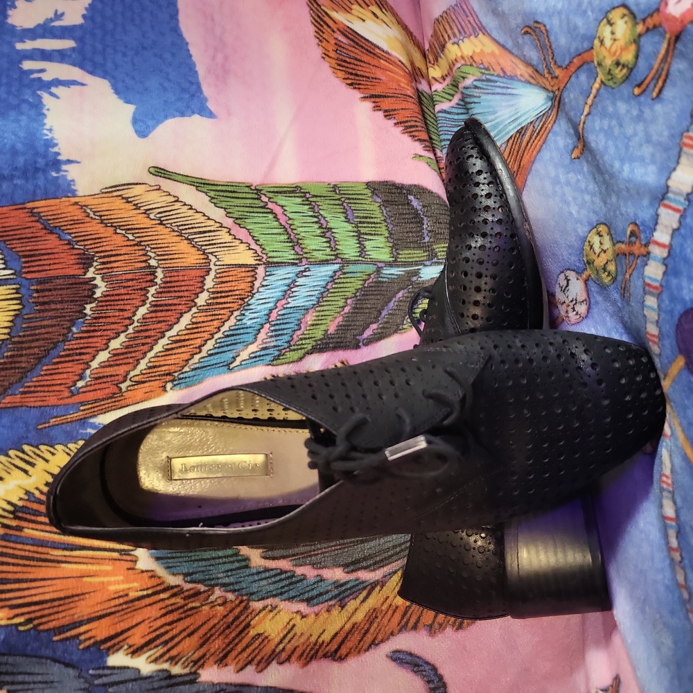Woman size 9 shoes black oxfords
